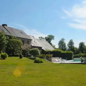  Hébergement de vacances Magnifique Domaine Du Val Ory Avec Piscine France